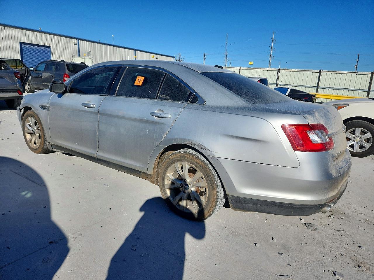 2010 FORD TAURUS SEL photo 2