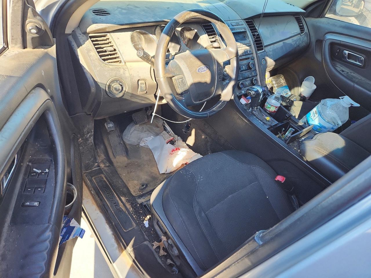 2010 FORD TAURUS SEL photo 8