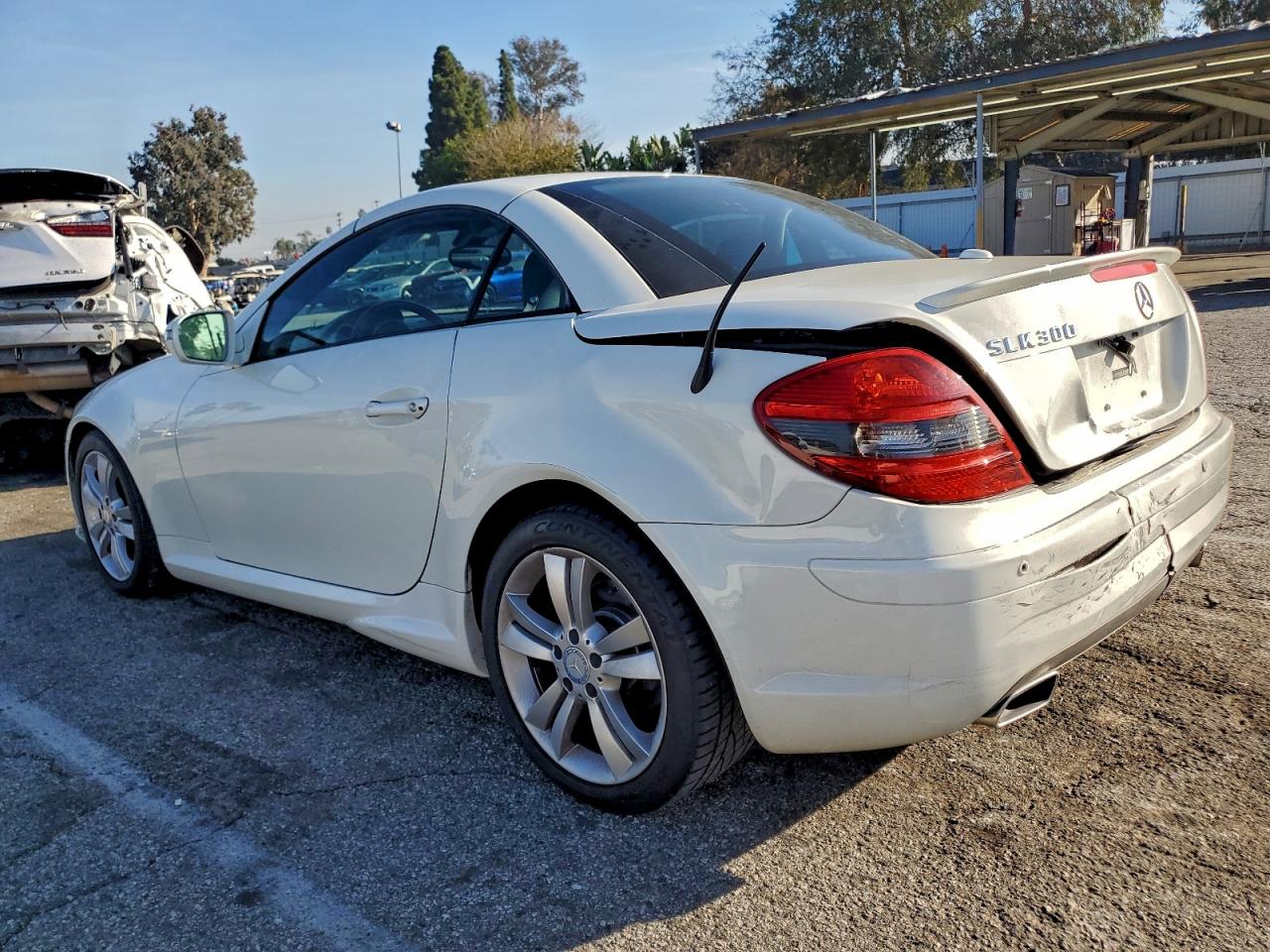 2011 MERCEDES-BENZ SLK 300 photo 2