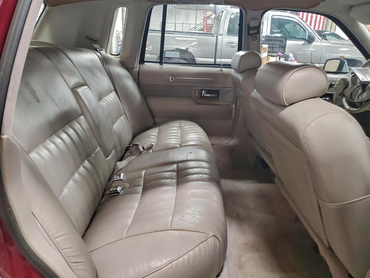 1991 LINCOLN TOWN CAR EXECUTIVE photo 10