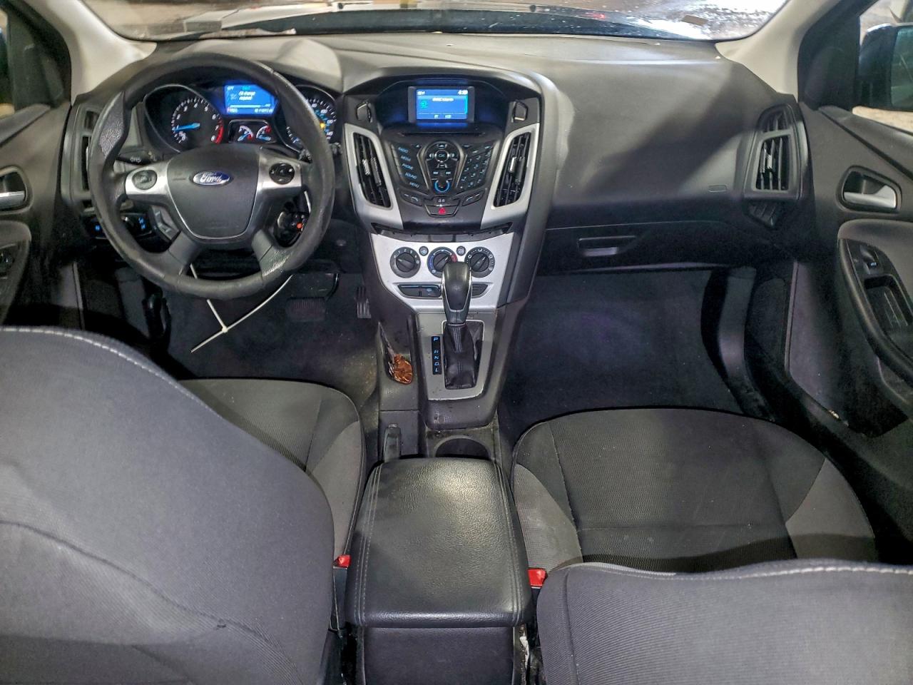 2014 FORD FOCUS SE photo 8