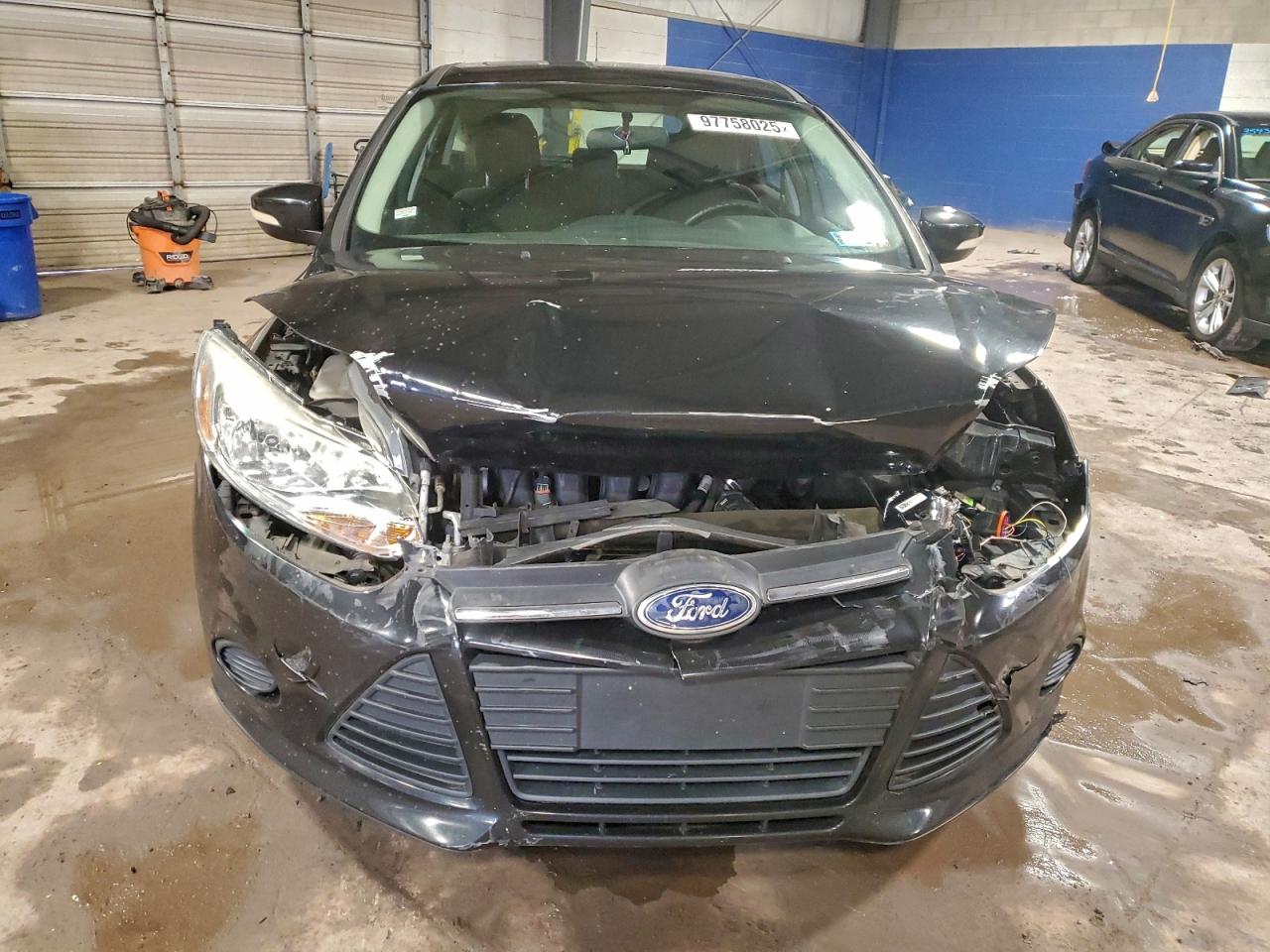 2014 FORD FOCUS SE photo 5