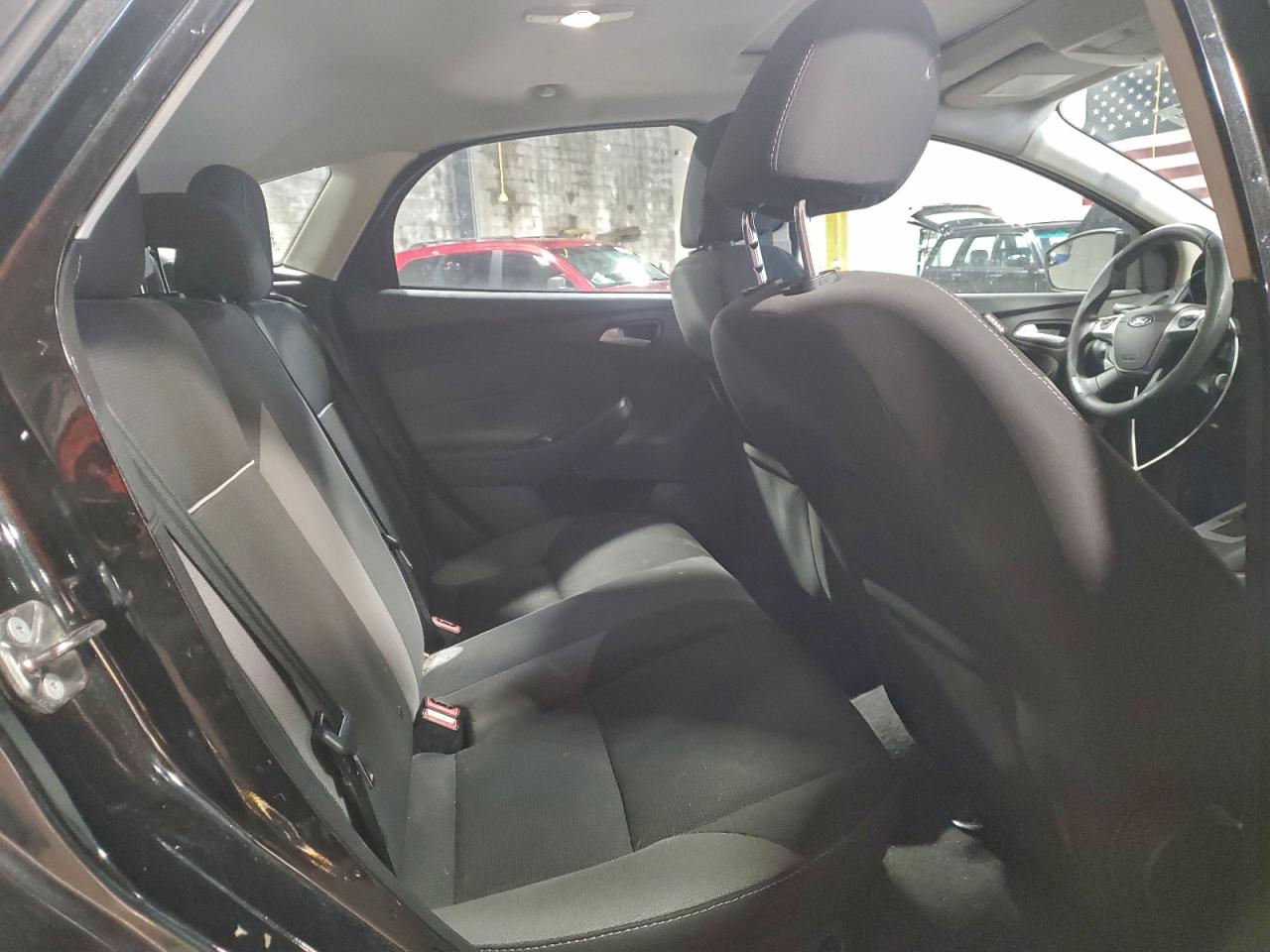 2014 FORD FOCUS SE photo 10
