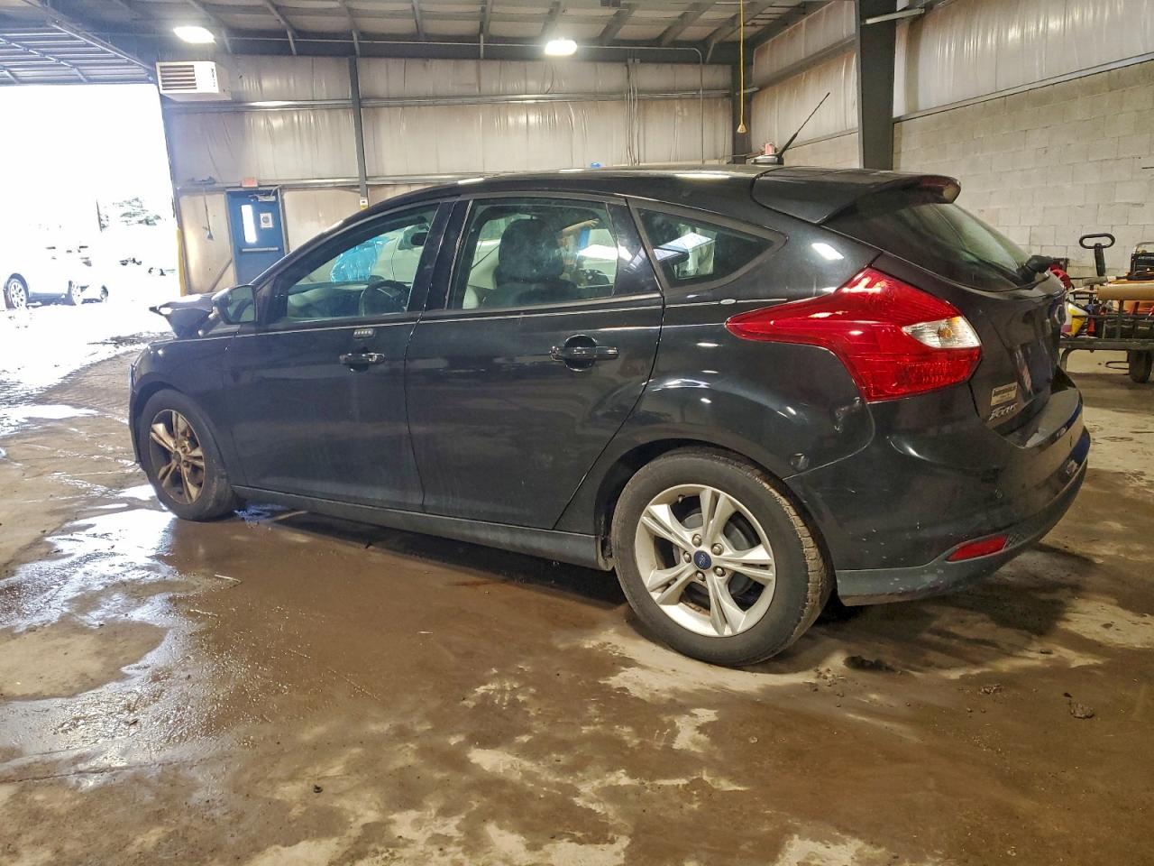 2014 FORD FOCUS SE photo 2