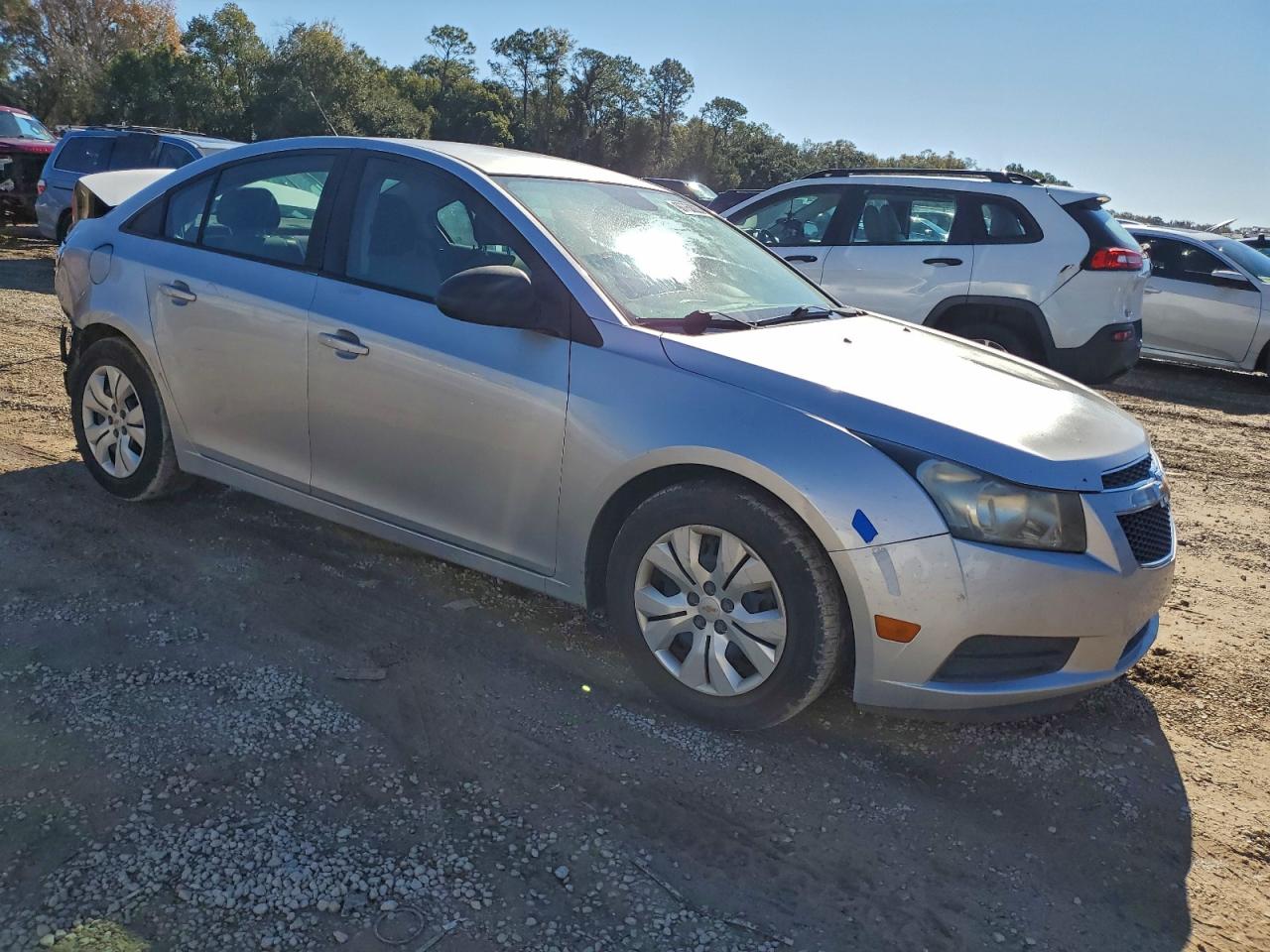 2013 CHEVROLET CRUZE LS photo 4