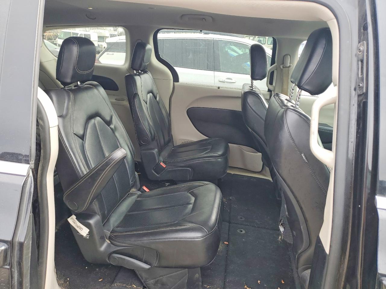 2020 CHRYSLER VOYAGER LXI photo 11