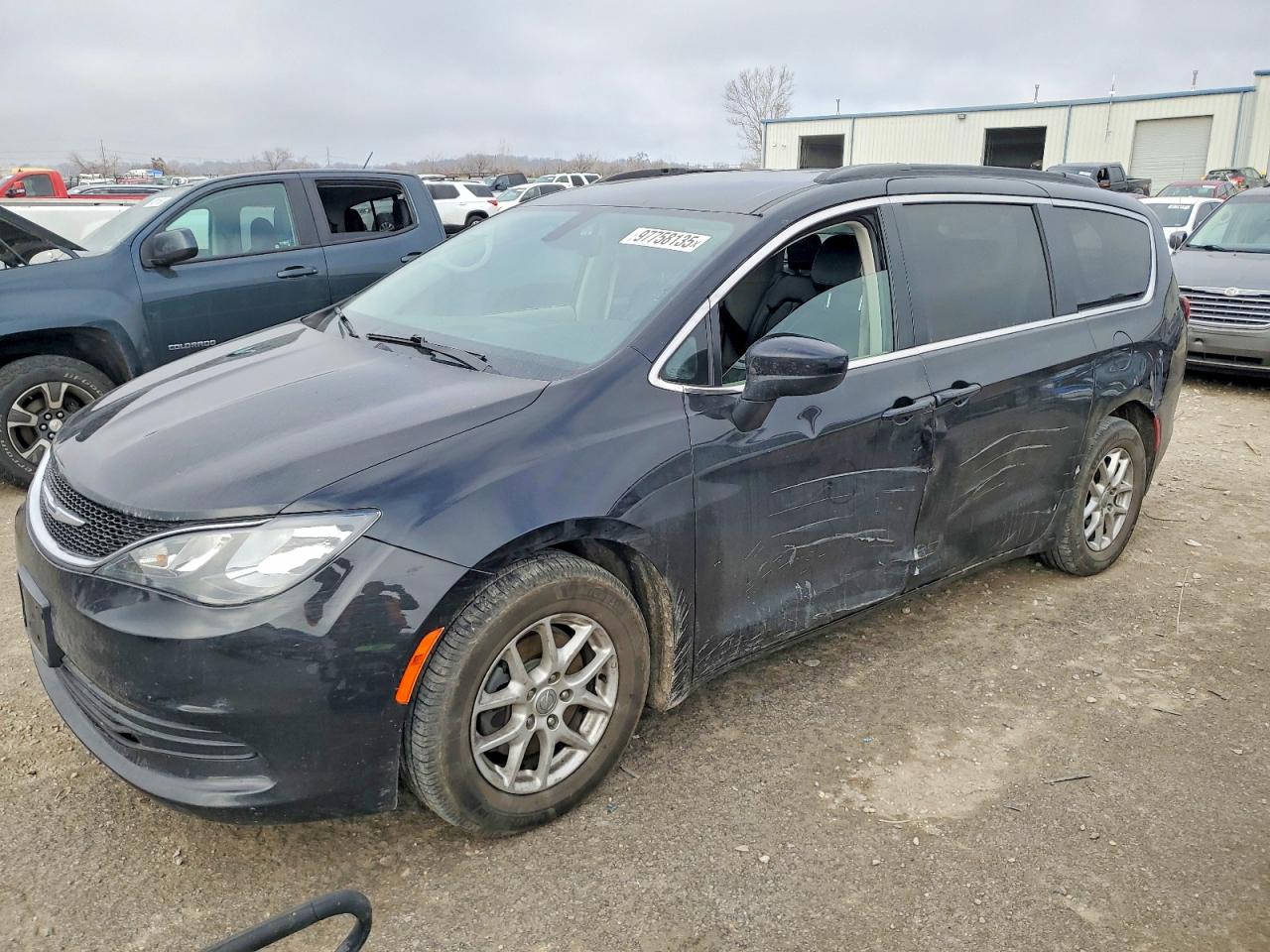 2020 CHRYSLER VOYAGER