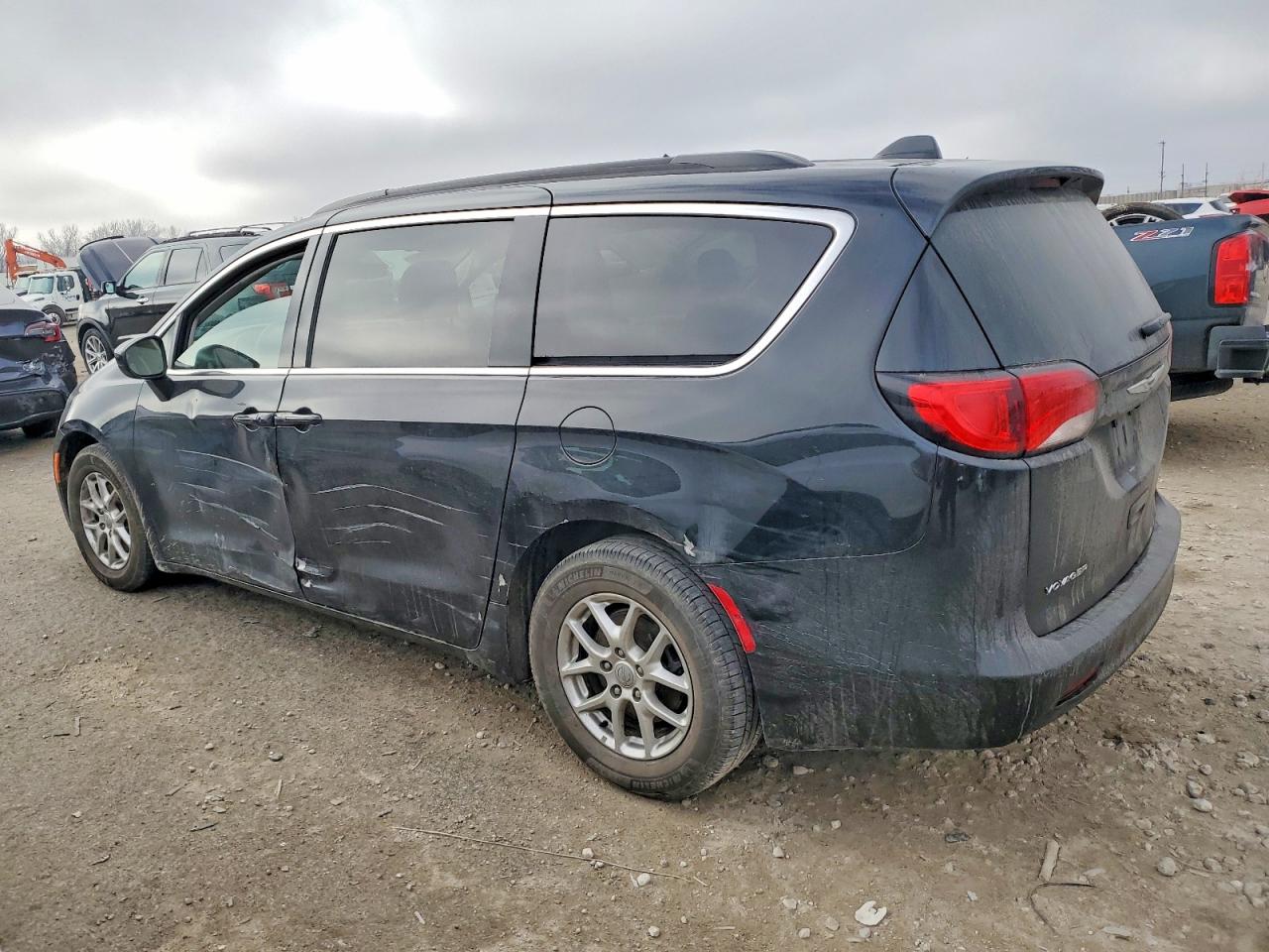 2020 CHRYSLER VOYAGER LXI photo 2
