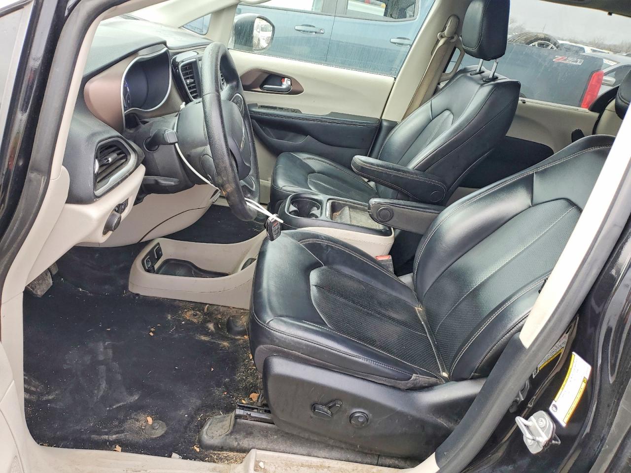 2020 CHRYSLER VOYAGER LXI photo 7