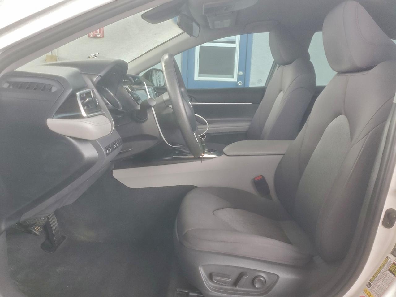 2018 TOYOTA CAMRY L photo 7