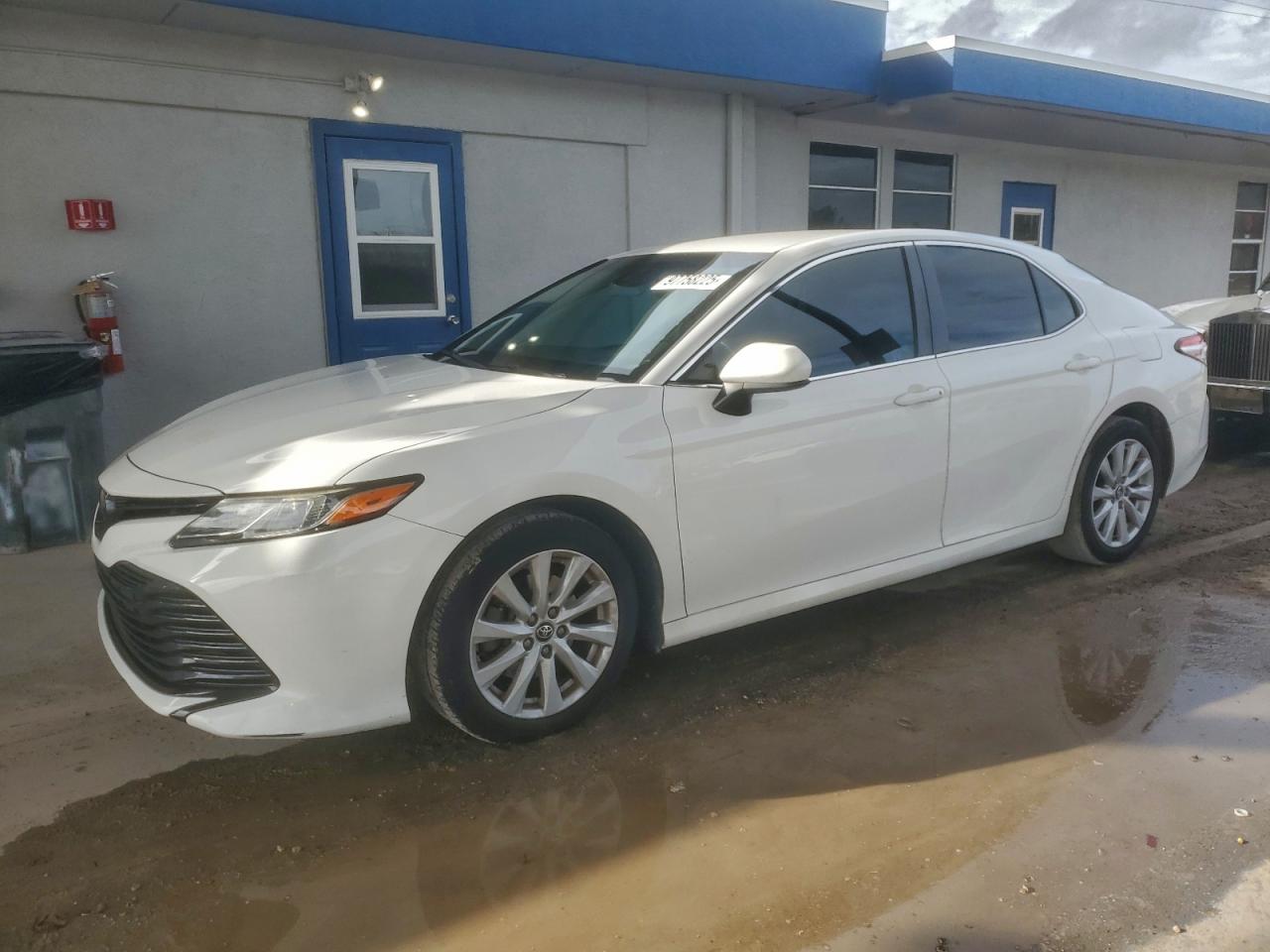 2018 TOYOTA CAMRY