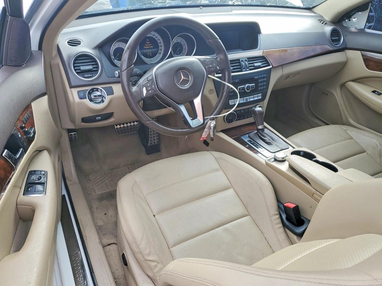 2015 MERCEDES-BENZ C 250 photo 8