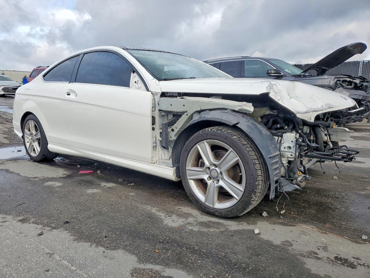 2015 MERCEDES-BENZ C 250 photo 4