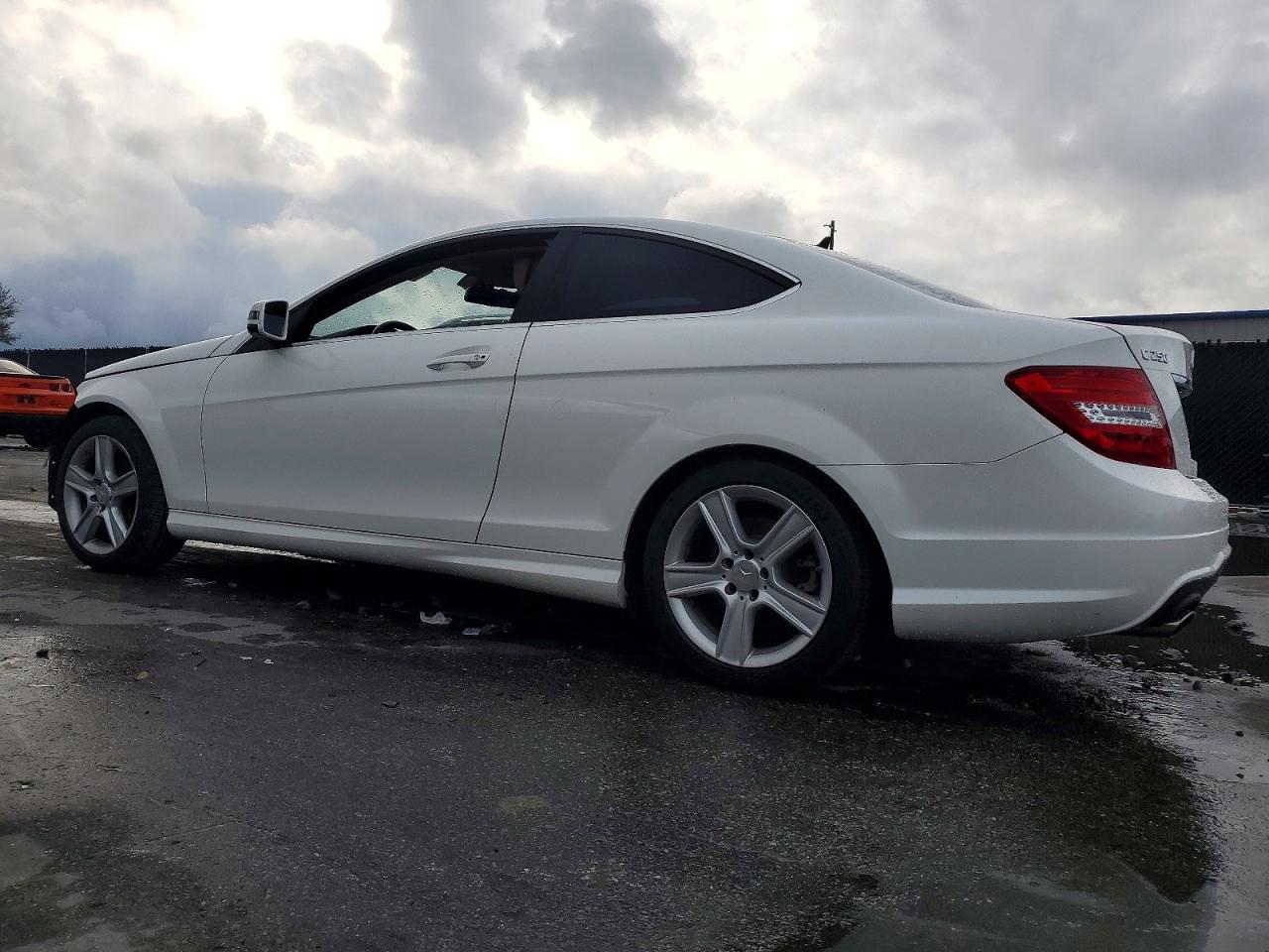 2015 MERCEDES-BENZ C 250 photo 2