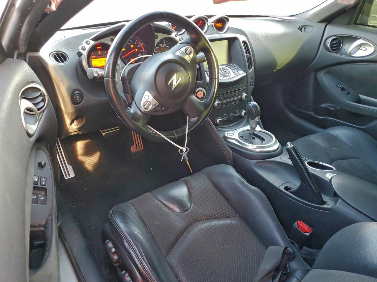 2017 NISSAN 370Z BASE photo 8