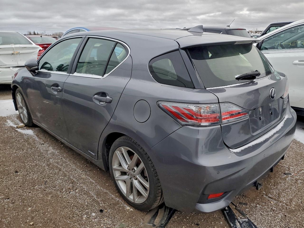2017 LEXUS CT photo 2