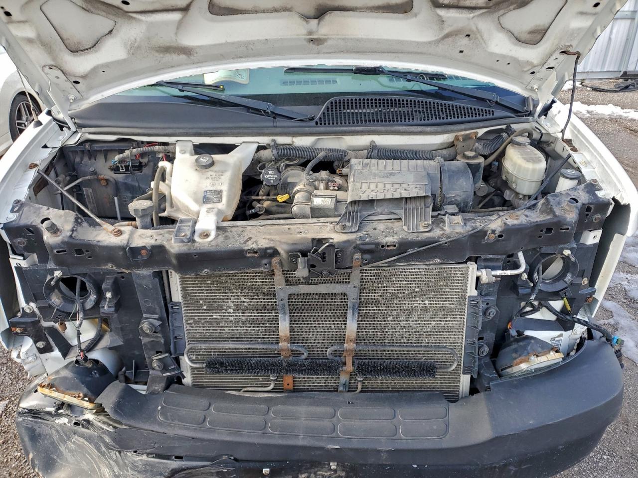 2014 GMC SAVANA G2500 photo 12