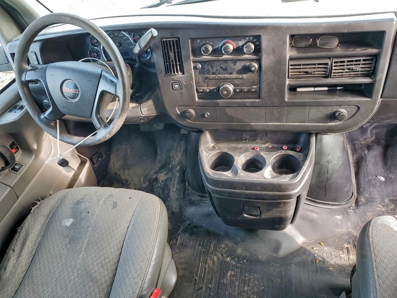 2014 GMC SAVANA G2500 photo 8
