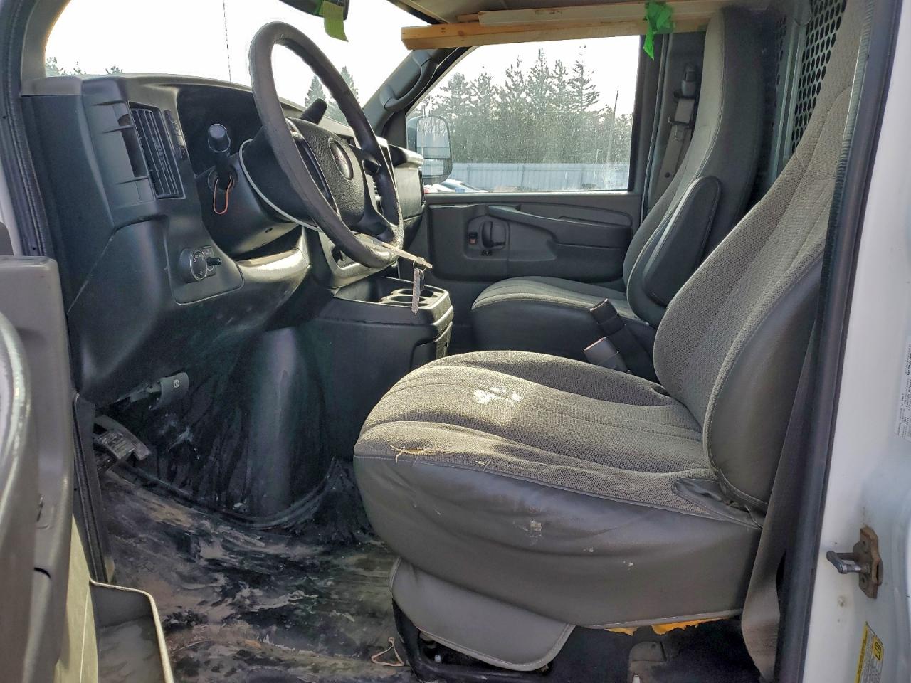 2014 GMC SAVANA G2500 photo 7