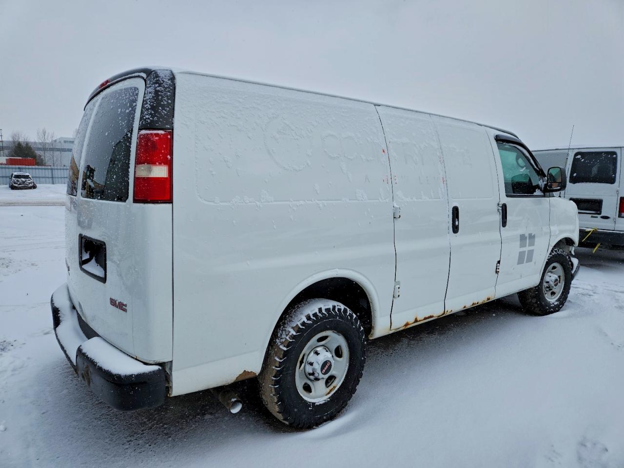 2014 GMC SAVANA G2500 photo 3