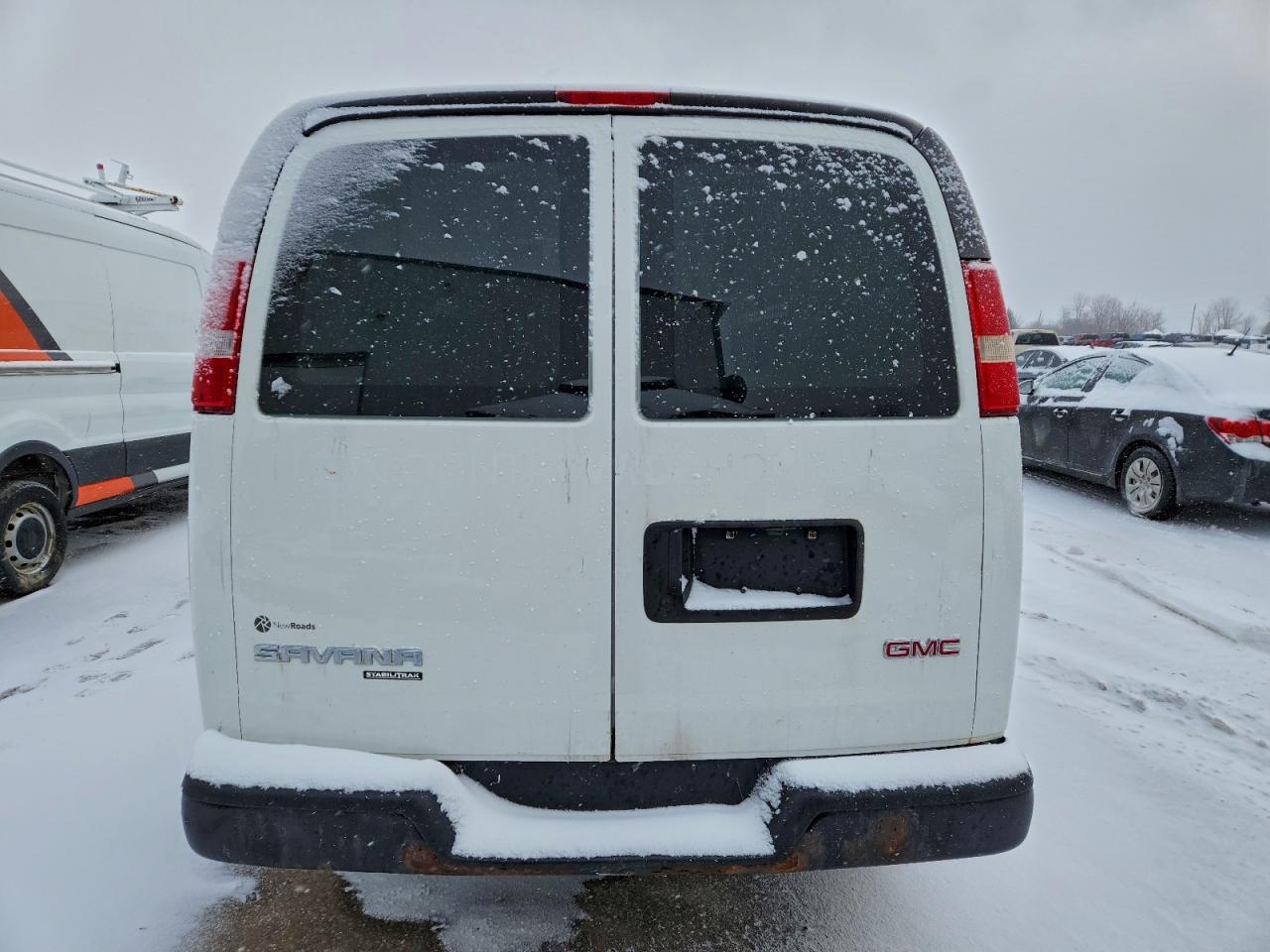 2014 GMC SAVANA G2500 photo 6