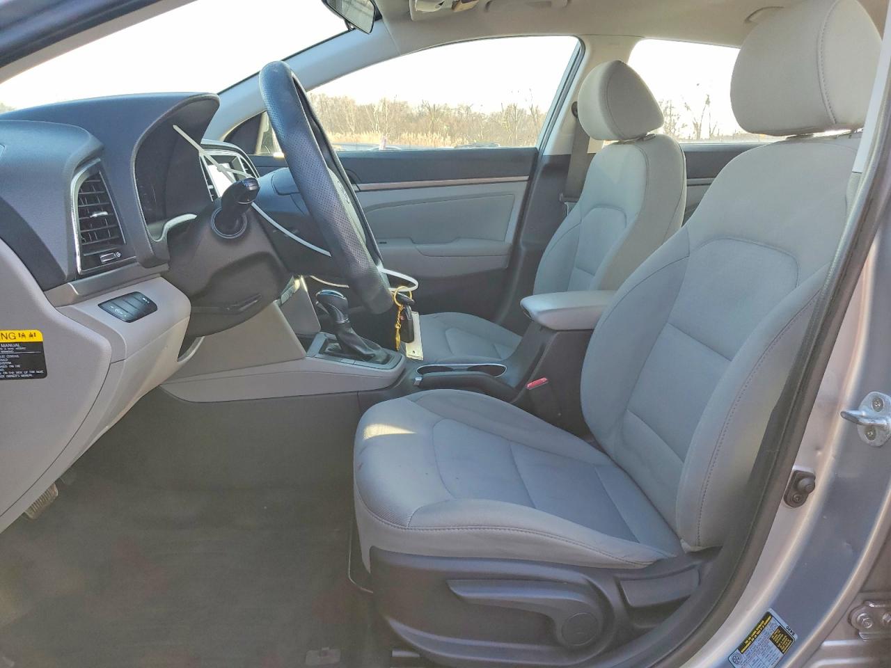2017 HYUNDAI ELANTRA SE photo 13