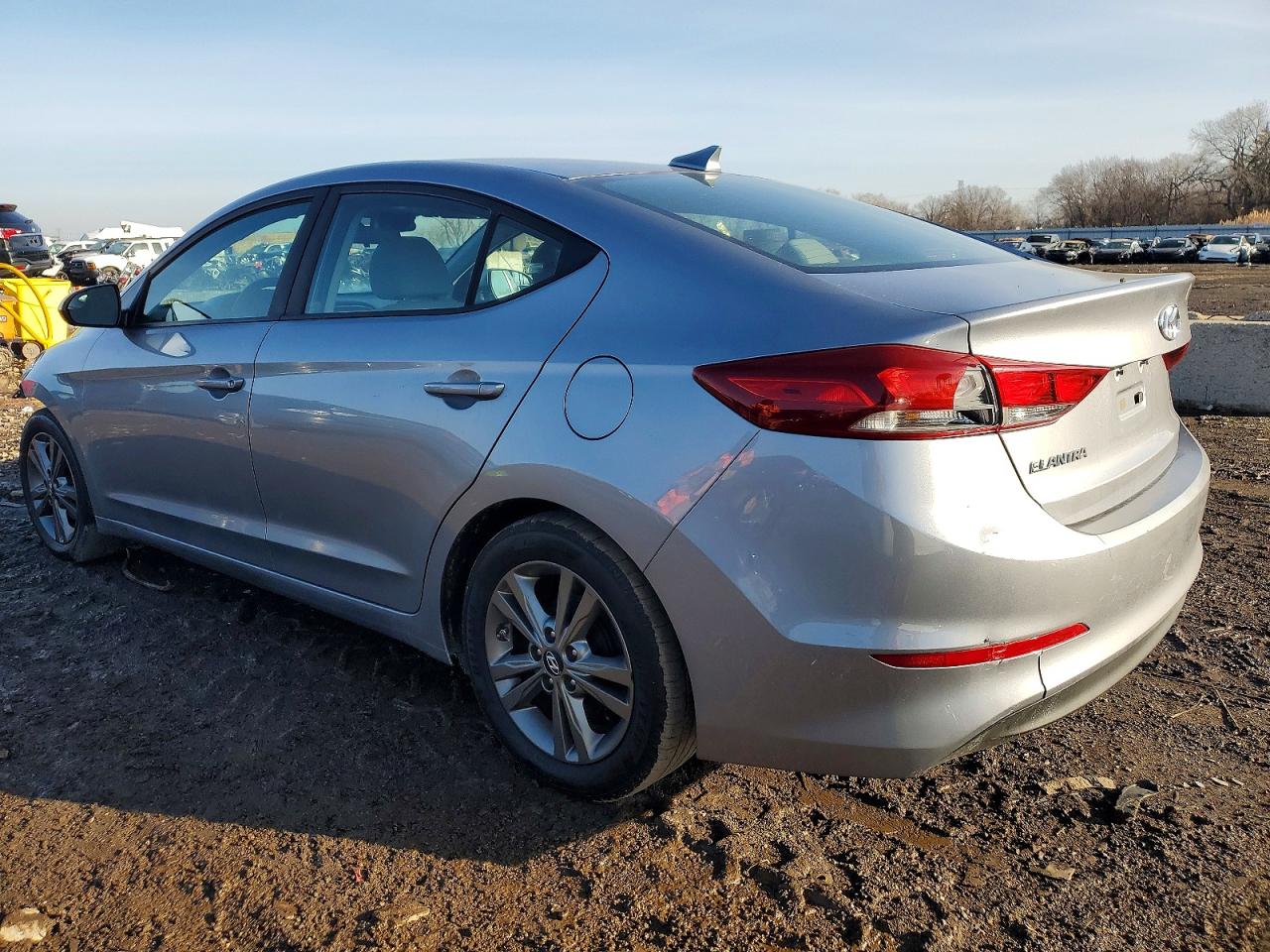 2017 HYUNDAI ELANTRA SE photo 3