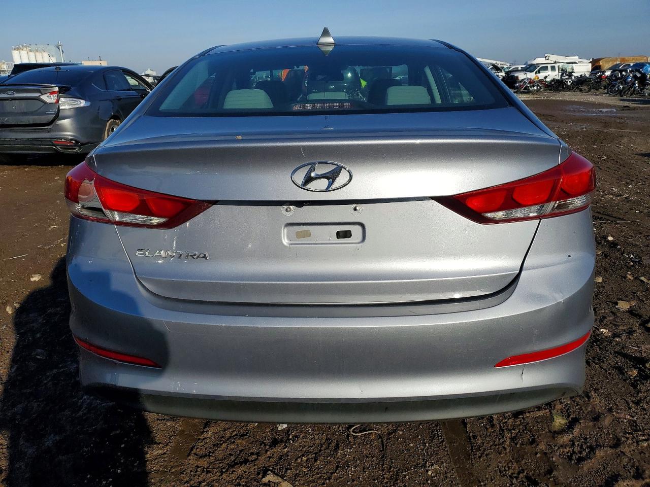 2017 HYUNDAI ELANTRA SE photo 11