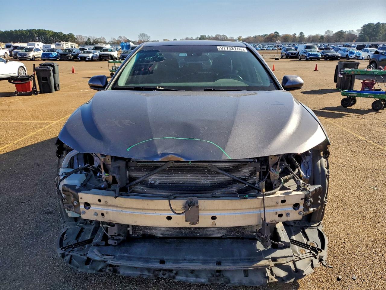 2020 TOYOTA CAMRY SE photo 5