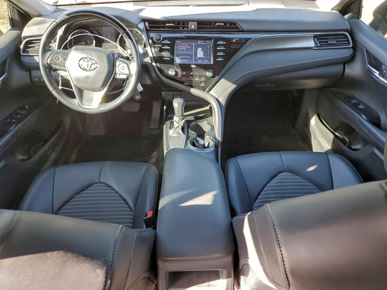 2020 TOYOTA CAMRY SE photo 8