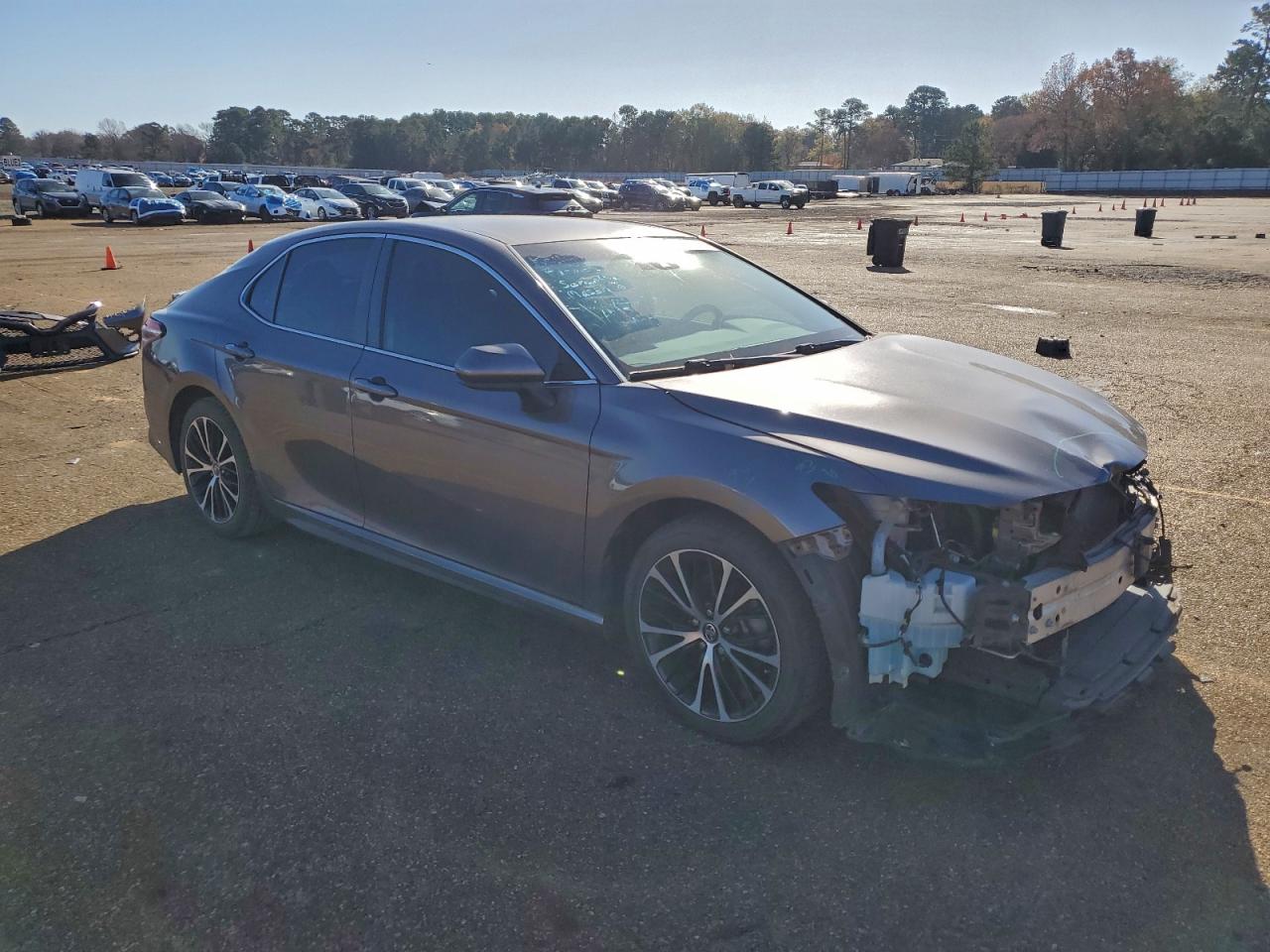 2020 TOYOTA CAMRY SE photo 4