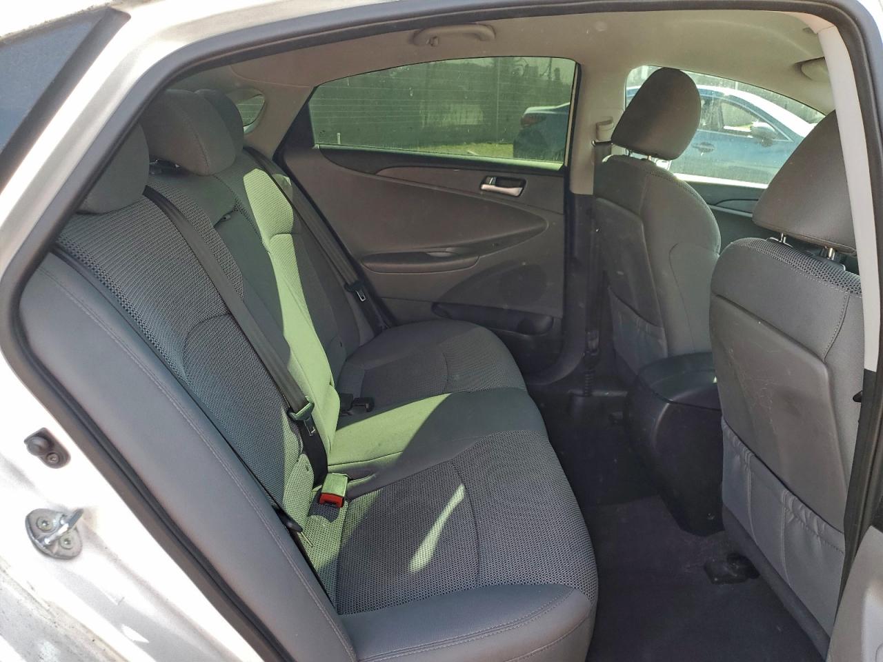 2014 HYUNDAI SONATA GLS photo 10