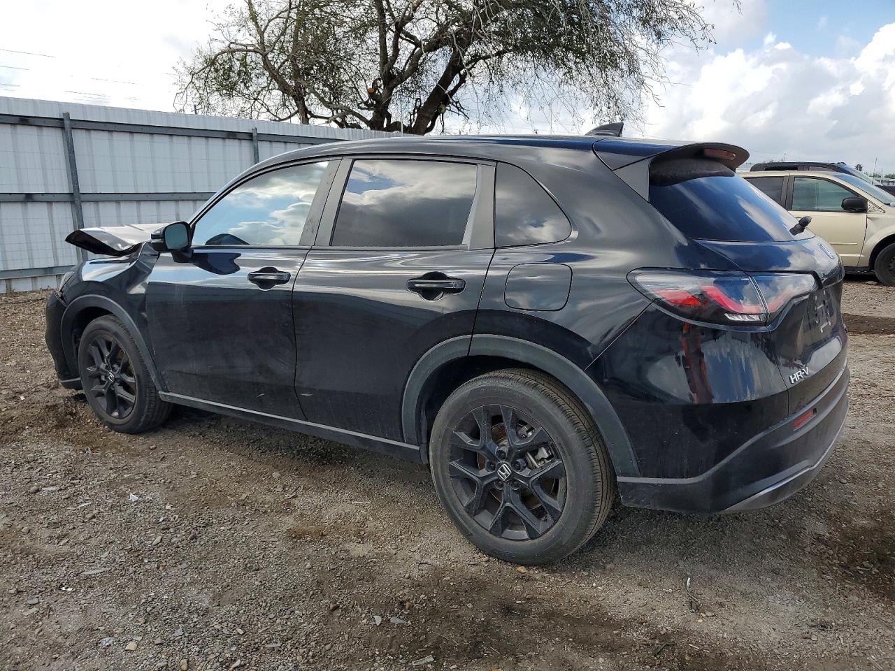 2024 HONDA HR-V SPORT photo 2