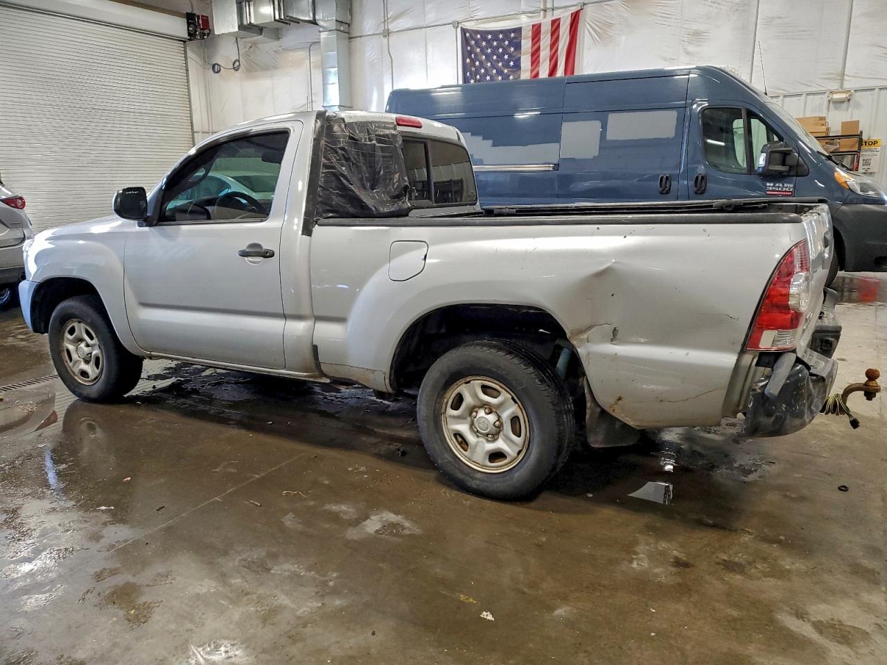 2013 TOYOTA TACOMA photo 2