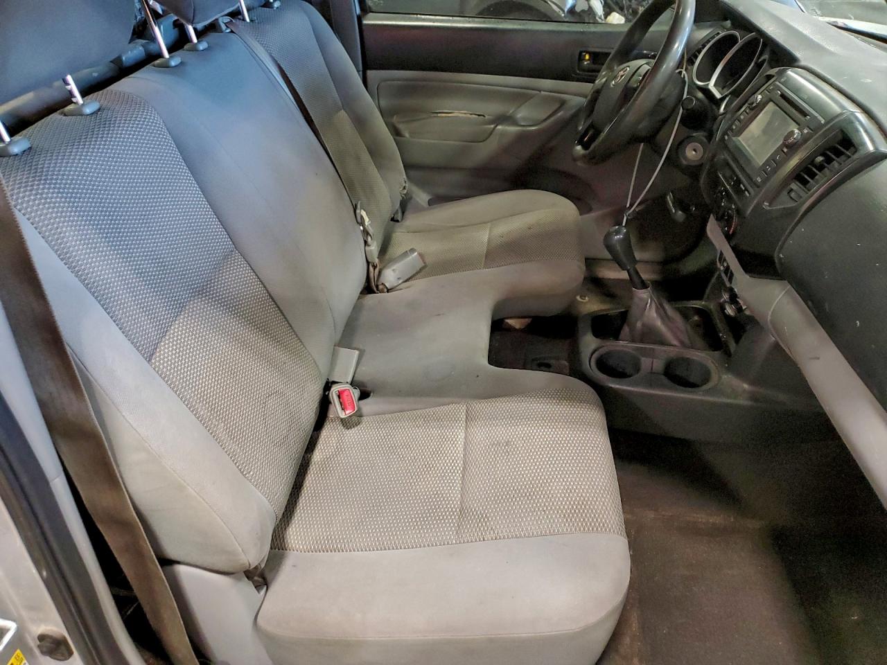 2013 TOYOTA TACOMA photo 10