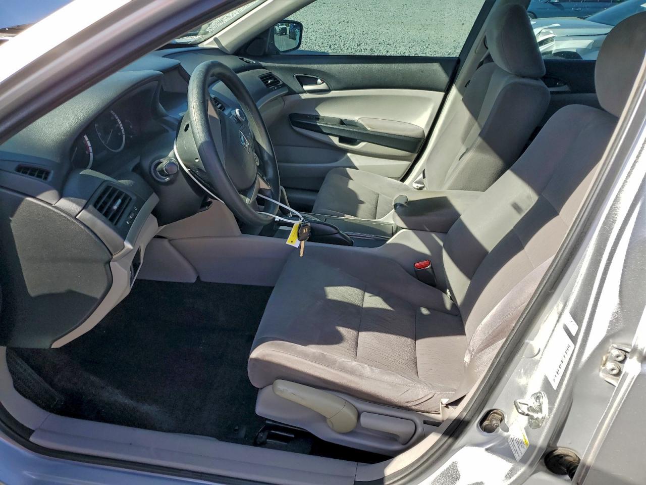 2012 HONDA ACCORD LX photo 7