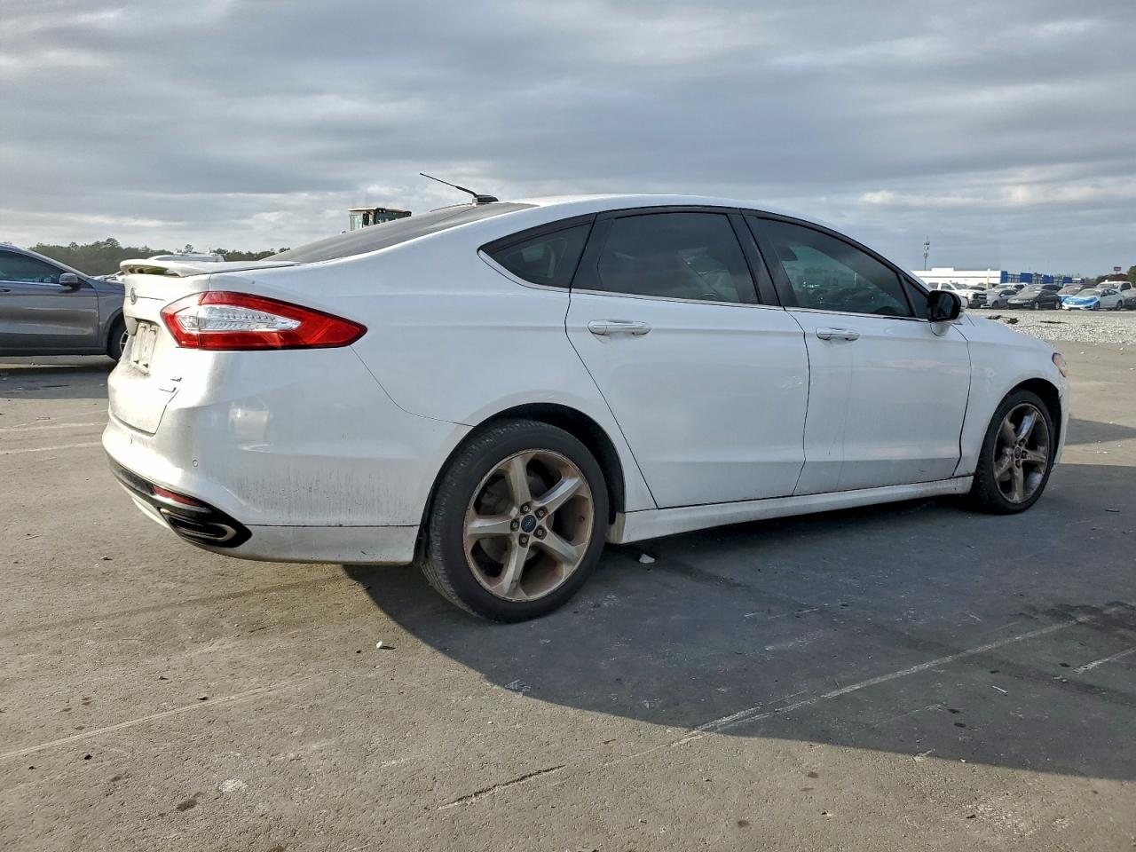 2016 FORD FUSION SE photo 3
