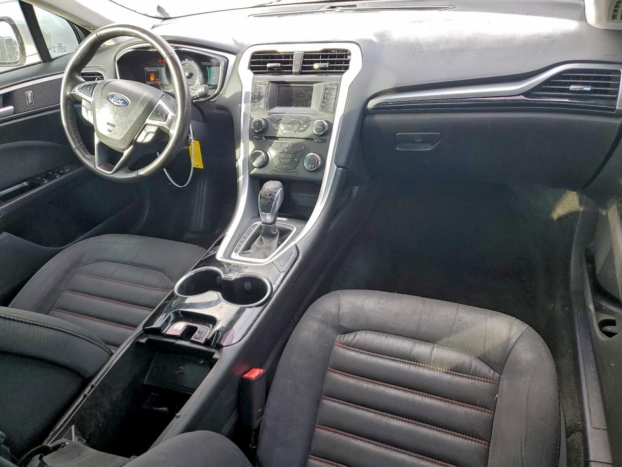 2016 FORD FUSION SE photo 8