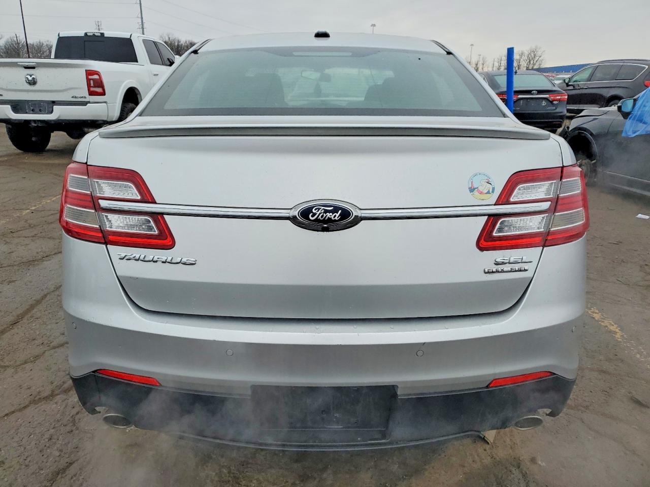 2018 FORD TAURUS SEL photo 16