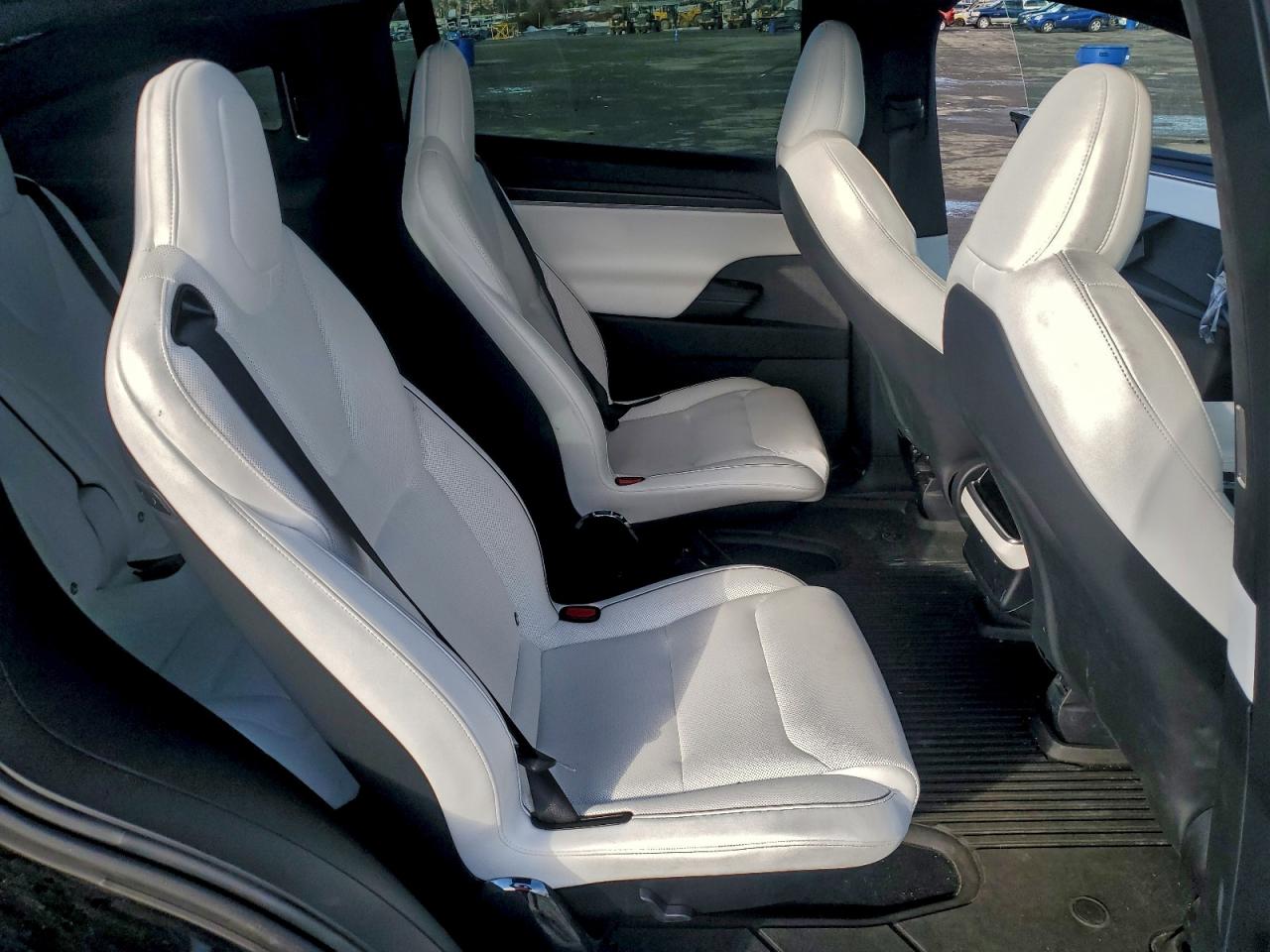 2024 TESLA MODEL X photo 28