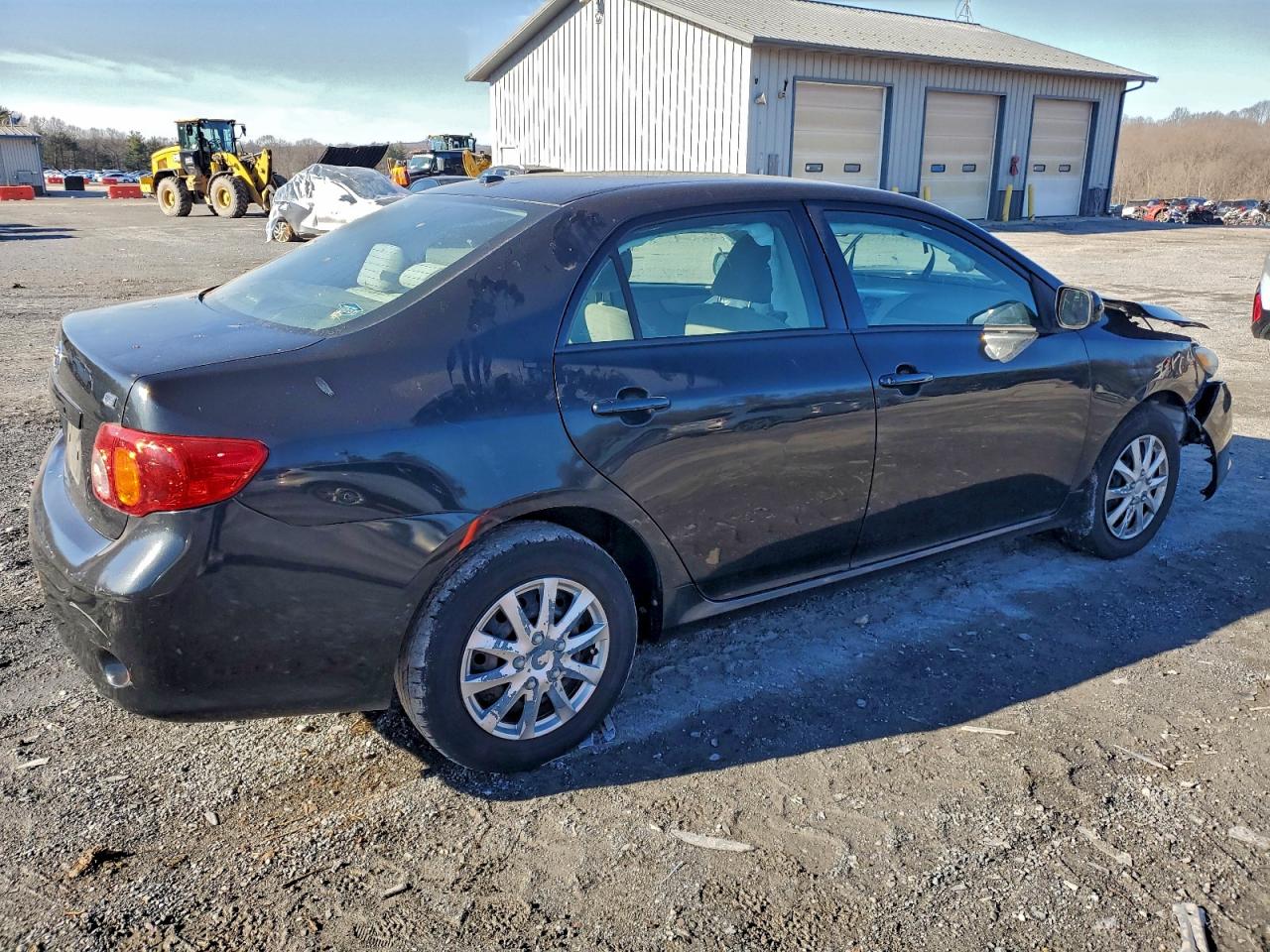 2010 TOYOTA COROLLA BASE photo 3