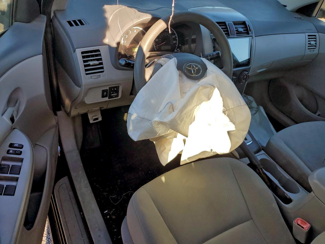 2010 TOYOTA COROLLA BASE photo 8