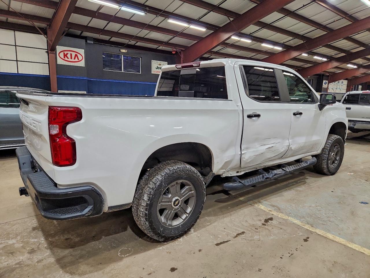 2019 CHEVROLET SILVERADO K1500 LT TRAIL BOSS photo 3