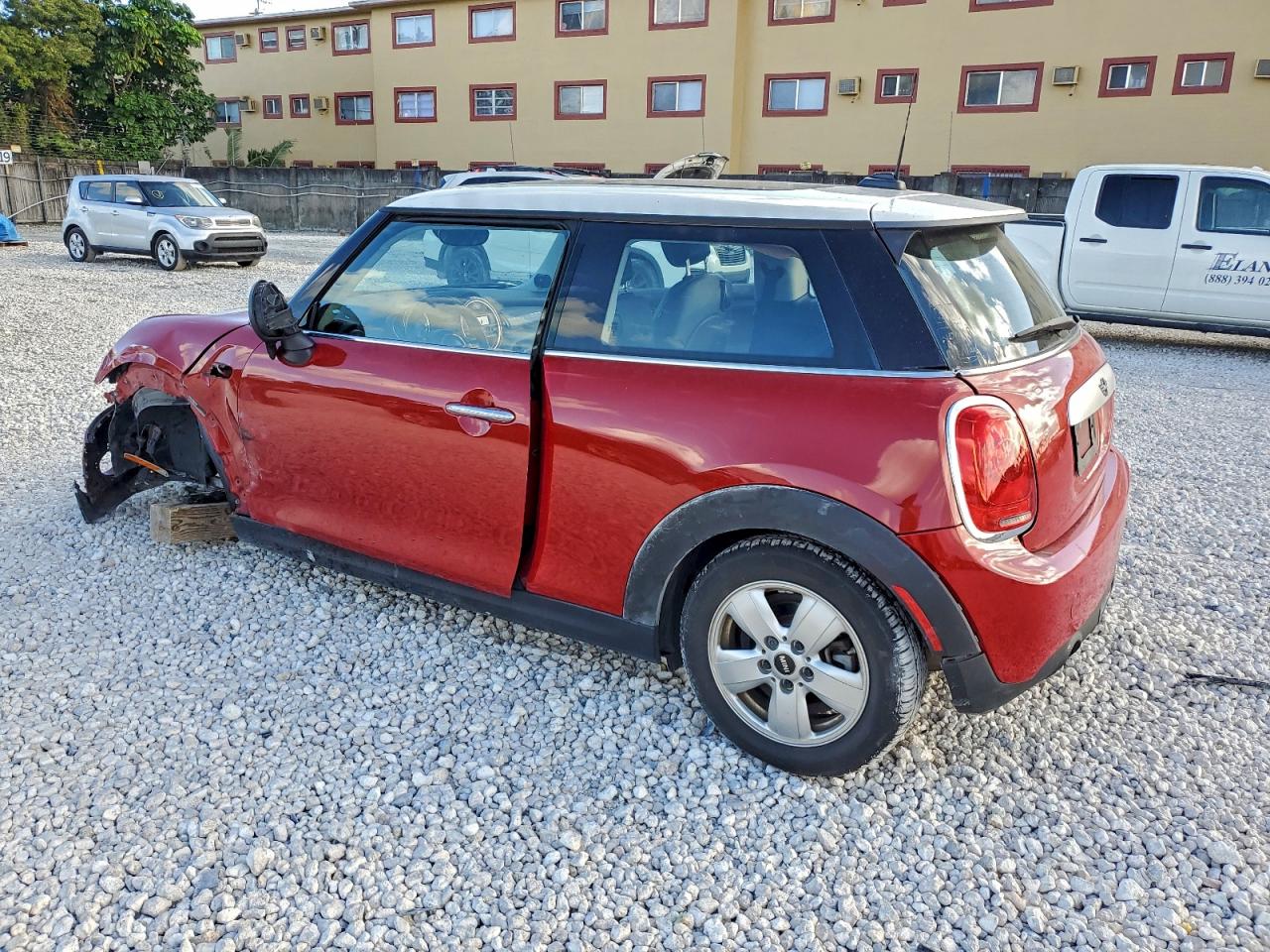 2014 MINI COOPER photo 2