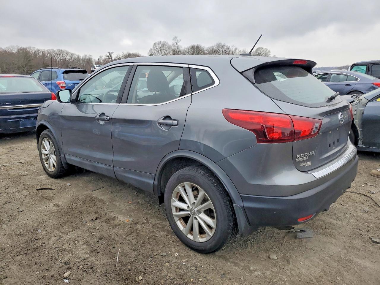 2018 NISSAN ROGUE SPORT S photo 2