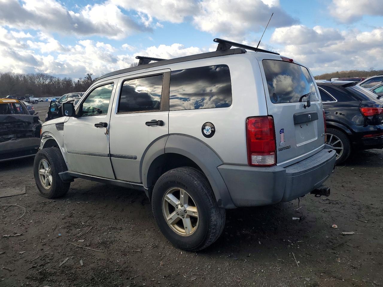 2007 DODGE NITRO SXT photo 2