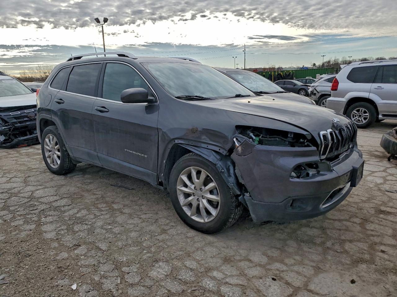 2017 JEEP CHEROKEE LIMITED photo 4