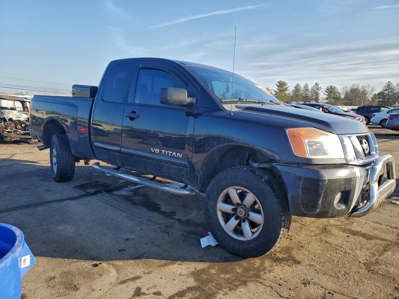 2011 NISSAN TITAN S photo 4