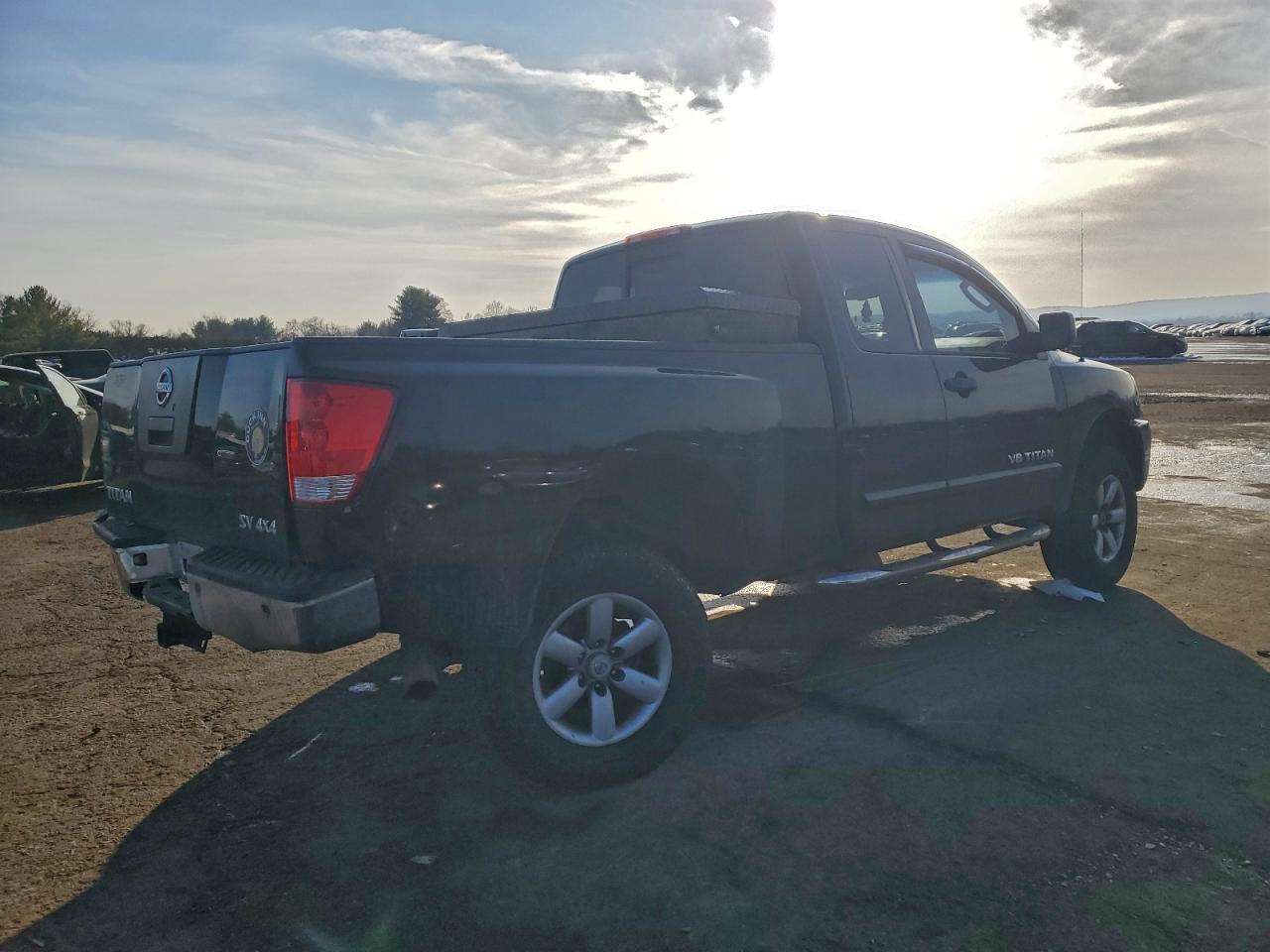 2011 NISSAN TITAN S photo 3