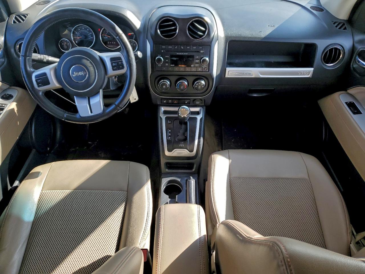 2017 JEEP COMPASS LATITUDE photo 8